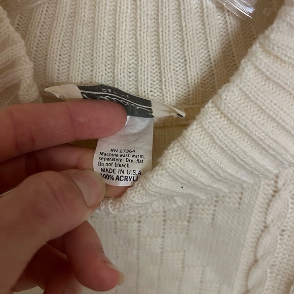 Vintage Cozy Cream and Purple Women's Sweater Alicia Petites - Picture 4 of 6